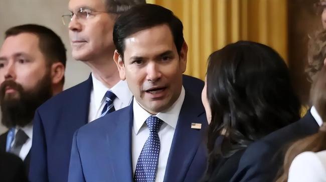 禁飞区暗示军事干预信号，美国对委内瑞拉动武，只差特朗普下令