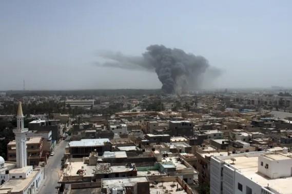 禁飞区暗示军事干预信号，美国对委内瑞拉动武，只差特朗普下令